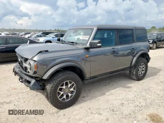 2021 Ford Bronco z VIN 1FMEE5DP3MLB06714, wystawiony jako Copart lot #62336425 z przebiegiem 40 947 mil mil oraz Szkoda całkowita • Salvage title. Historia ofert i sprzedaży dostępna na DreamBid. Obrazek 1.