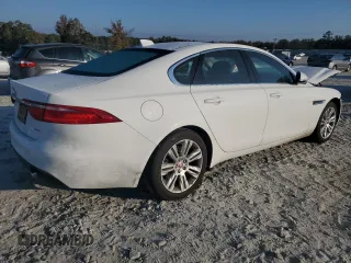 2016 Jaguar XF 35t Premium with VIN SAJBD4BV1GCY09160, listed as a Copart auction lot 78028064 with 100,970 mi miles and Salvage Title. Bid and sale history available at carsss.com. Image 3.