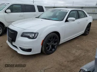 2022 Chrysler 300 Touring L with VIN 2C3CCADGXNH184954, listed as a Copart auction lot 84247384 with 27,297 mi miles and Salvage Title. Bid and sale history available at carsss.com. Image 1.