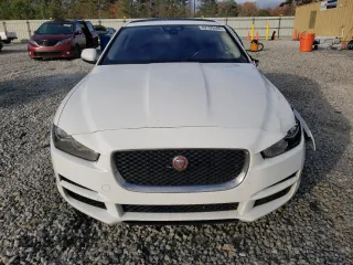 2019 Jaguar XE 25t z VIN SAJAR4FX6KCP52410, wystawiony jako Copart lot #82199484 z przebiegiem 89 027 mil mil oraz Szkoda całkowita • Salvage title. Historia ofert i sprzedaży dostępna na DreamBid. Obrazek 5.