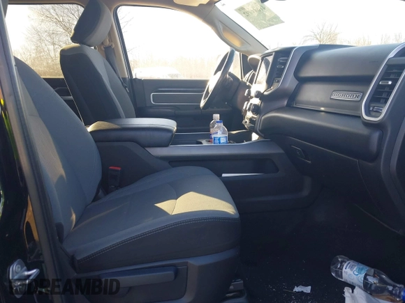 2019 Ram 2500 Big Horn with VIN 3C6UR5DJ2KG696924, listed as a IAAI auction lot 41644092 with 120,705 mi miles and . Bid and sale history available at DreamBid. Image 5.