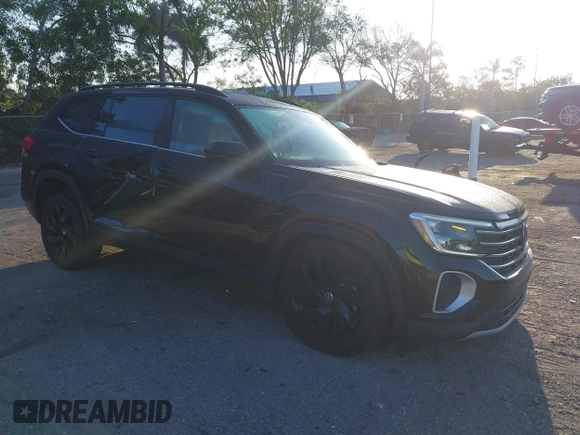 2024 Volkswagen Atlas SE with VIN 1V2WR2CA3RC538136, listed as a IAAI auction lot 42209115 with 23,660 mi miles and . Bid and sale history available at DreamBid. Image 1.