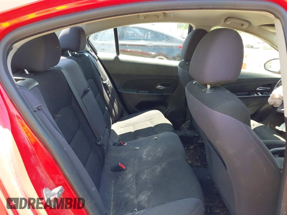 2014 Chevrolet Cruze 1LT z VIN 1G1PC5SBXE7230301, wystawiony jako IAAI lot #42403785 z przebiegiem 141 630 mil mil oraz . Historia ofert i sprzedaży dostępna na DreamBid. Obrazek 8.