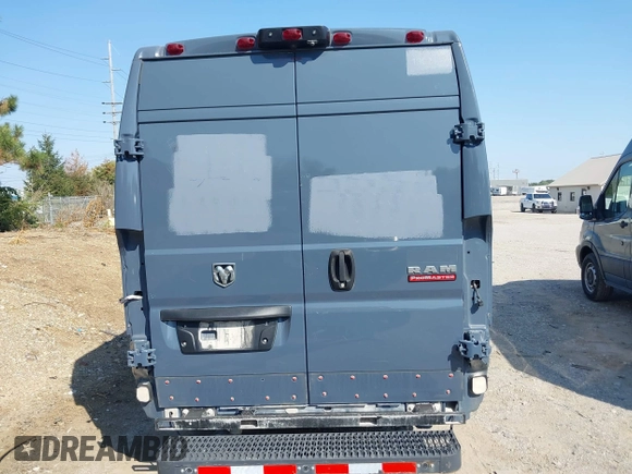 2020 Ram ProMaster Cargo with VIN 3C6URVJG0LE112638, listed as a IAAI auction lot 40284270 with 61,443 mi miles and . Bid and sale history available at carsss.com. Image 17.