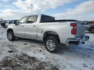 2022 Chevrolet Silverado 1500 LT with VIN 3GCPDKEK8NG562773, listed as a Copart auction lot 42376715 with 50,768 mi miles and Salvage Title. Bid and sale history available at carsss.com. Image 2.