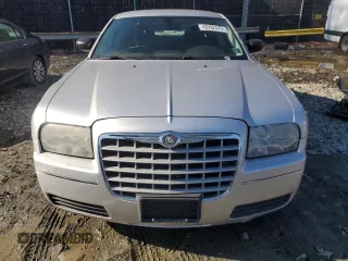 2005 Chrysler 300 with VIN 2C3AA43R85H600906, listed as a Copart auction lot 43992475 with 141,252 mi miles and Salvage Title. Bid and sale history available at carsss.com. Image 5.