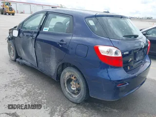 2010 Toyota Matrix z VIN 2T1KU4EE2AC491753, wystawiony jako IAAI lot #42179480 z przebiegiem 282 014 mil mil oraz . Historia ofert i sprzedaży dostępna na DreamBid. Obrazek 3.