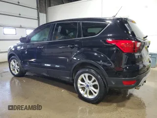 2019 Ford Escape SE z VIN 1FMCU9GD0KUA70135, wystawiony jako Copart lot #52235935 z przebiegiem 107 794 mil mil oraz Czysty tytuł • Clean title. Historia ofert i sprzedaży dostępna na DreamBid. Obrazek 2.