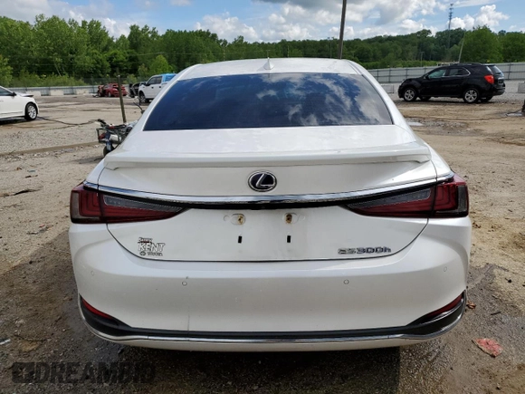 2020 Lexus ES 300h z VIN 58AD21B11LU004650, wystawiony jako Copart lot #56119995 z przebiegiem 140 172 mil mil oraz Nie do naprawy • Non repairable. Historia ofert i sprzedaży dostępna na DreamBid. Obrazek 6.