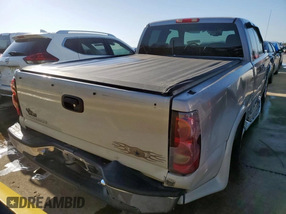 2006 Chevrolet Silverado 1500 LT1 with VIN 1GCEC19T86Z130760, listed as a Copart auction lot 45917125 with 179,023 mi miles and Salvage Title. Bid and sale history available at DreamBid. Image 6.