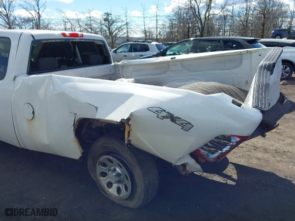 2011 Chevrolet Silverado 1500 Work Truck with VIN 1GCRKPE03BZ421275, listed as a IAAI auction lot 42035340 with 68,289 mi miles. Bid and sale history available at carsss.com. Image 6.