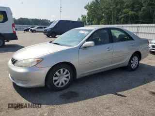 2005 Toyota Camry LE with VIN 4T1BE30K35U044681, listed as a Copart auction lot 62231625 with 114,991 mi miles and Salvage title. Bid and sale history available at DreamBid. Image 1.