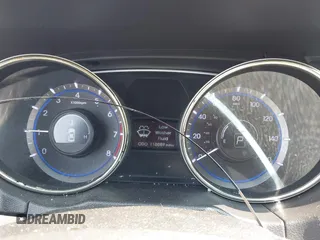 2013 Hyundai Sonata GLS z VIN 5NPEB4AC0DH566586, wystawiony jako IAAI lot #42329993 z przebiegiem 118 089 mil mil oraz . Historia ofert i sprzedaży dostępna na DreamBid. Obrazek 7.