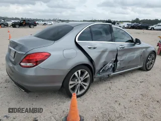 2016 Mercedes-Benz C 300 z VIN 55SWF4JB1GU120349, wystawiony jako Copart lot #55175825 z przebiegiem 135 610 mil mil oraz Szkoda całkowita • Salvage title. Historia ofert i sprzedaży dostępna na DreamBid. Obrazek 3.