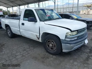 2002 Chevrolet Silverado 1500 with VIN 1GCEC14V82Z236404, listed as a IAAI auction lot 41970241 with 240,265 mi miles. Bid and sale history available at carsss.com. Image 1.