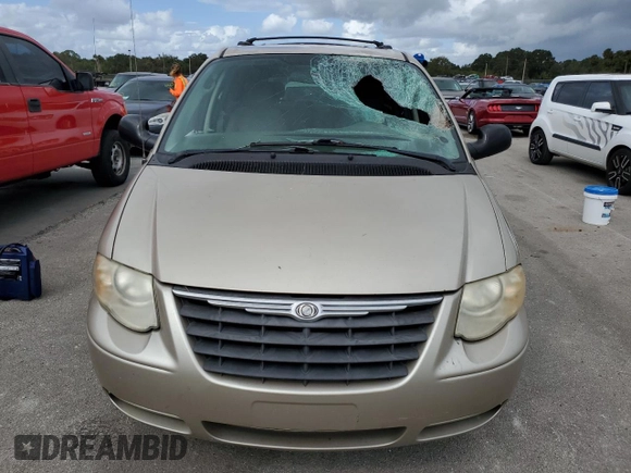 2007 Chrysler Town & Country LWB Touring with VIN 2A4GP54L77R295331, listed as a Copart auction lot 76946064 with 83,935 mi miles and Salvage Title. Bid and sale history available at carsss.com. Image 5.