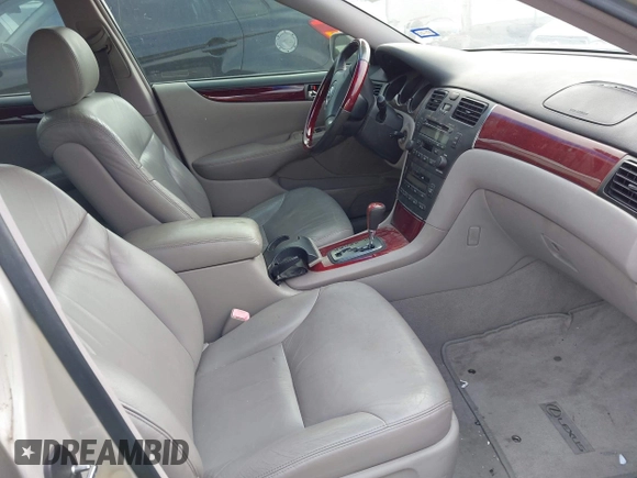 2004 Lexus ES 330 with VIN JTHBA30G445008940, listed as a IAAI auction lot 42127832 with 158,915 mi miles. Bid and sale history available at carsss.com. Image 5.