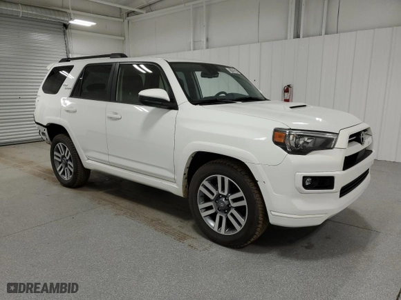 2024 Toyota 4Runner TRD Sport with VIN JTEAU5JR0R5307618, listed as a Copart auction lot 81423674 with 14,624 mi miles and Clean Title. Bid and sale history available at carsss.com. Image 4.