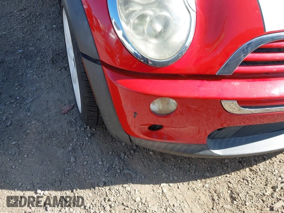 2005 MINI Hardtop S with VIN WMWRE33415TD92159, listed as a IAAI auction lot 42006711 with 110,935 mi miles and . Bid and sale history available at DreamBid. Image 17.