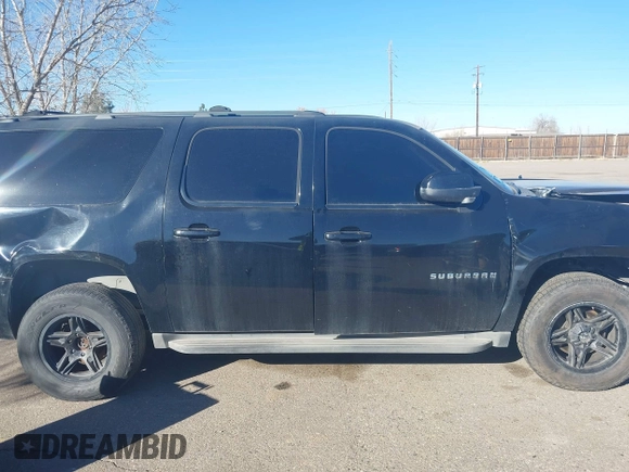 2013 Chevrolet Suburban LS with VIN 1GNSKHE76DR155667, listed as a IAAI auction lot 41053774 with 118,655 mi miles. Bid and sale history available at carsss.com. Image 13.