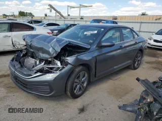 2022 Volkswagen Jetta SE с VIN 3VW7M7BU9NM001855, выставлен на аукционе Copart как лот 55840385 с пробегом 27 328 миль миль и Списание • Salvage title. История ставок и продаж доступна на DreamBid. Изображение 1.