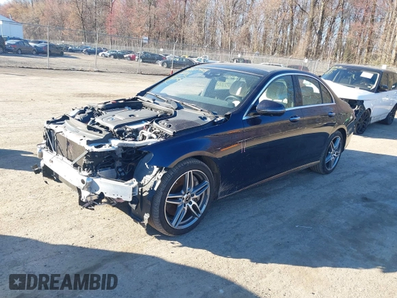 2019 Mercedes-Benz E-Class E 300 with VIN WDDZF4KB8KA592634, listed as a IAAI auction lot 41817498 with 103,676 mi miles. Bid and sale history available at carsss.com. Image 17.
