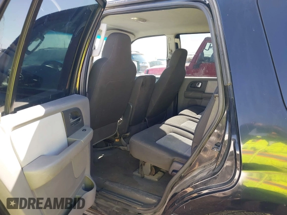 2006 Ford Expedition XLS with VIN 1FMPU13516LA28019, listed as a IAAI auction lot 41314147 with 220,636 mi miles. Bid and sale history available at carsss.com. Image 8.
