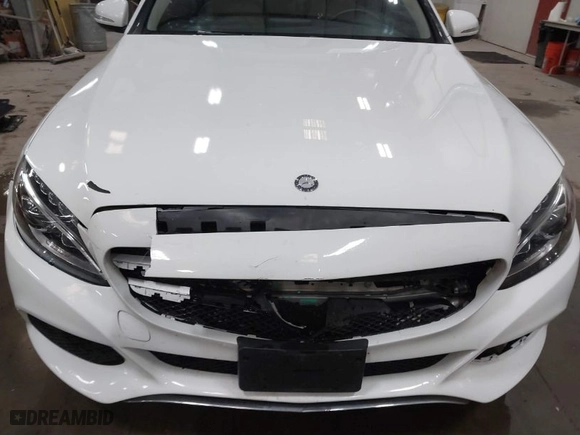 2015 Mercedes-Benz C-Class C 300 Luxury with VIN 55SWF4KB1FU039722, listed as a IAAI auction lot 41692495 with 78,222 mi miles. Bid and sale history available at carsss.com. Image 6.