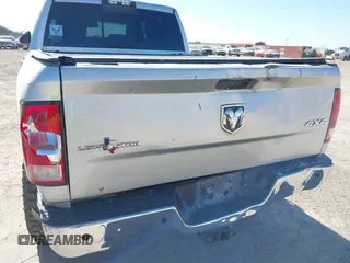 2015 Ram 2500 SLT with VIN 3C6UR5DL5FG664542, listed as a IAAI auction lot 41364516 with 161,984 mi miles. Bid and sale history available at carsss.com. Image 17.