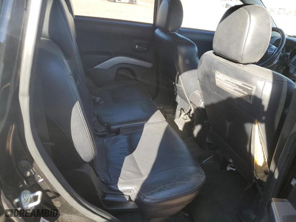2010 Mitsubishi Outlander GT with VIN JA4JT5AX8AZ005314, listed as a Copart auction lot 46630305 with 145,113 mi miles and Salvage Title. Bid and sale history available at carsss.com. Image 11.