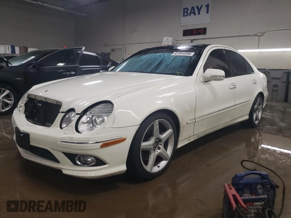2009 Mercedes-Benz E-Class Luxury 3.5L with VIN WDBUF56X39B421390, listed as a Copart auction lot 47384395 with 125,642 mi miles and Salvage Title. Bid and sale history available at carsss.com. Image 1.