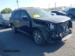 2022 Nissan Pathfinder SL z VIN 5N1DR3CA4NC246189, wystawiony jako IAAI lot #41986659 z przebiegiem 32 479 mil mil oraz . Historia ofert i sprzedaży dostępna na DreamBid. Obrazek 1.