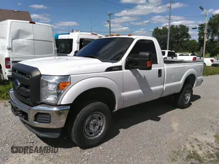 2014 Ford F-250 XL z VIN 1FTBF2B64EEB63961, wystawiony jako IAAI lot #42357797 z przebiegiem 211 419 mil mil oraz . Historia ofert i sprzedaży dostępna na DreamBid. Obrazek 17.