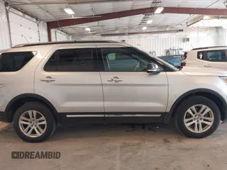 2018 Ford Explorer XLT z VIN 1FM5K8D83JGC40596, wystawiony jako IAAI lot #42263327 z przebiegiem 66 948 mil mil oraz . Historia ofert i sprzedaży dostępna na DreamBid. Obrazek 14.
