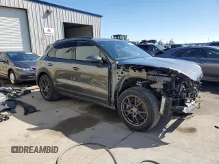 2024 Porsche Cayenne z VIN WP1AA2AY0RDA11814, wystawiony jako Copart lot #45279905 z przebiegiem 4 497 mil mil oraz Szkoda całkowita • Salvage title. Historia ofert i sprzedaży dostępna na DreamBid. Obrazek 4.
