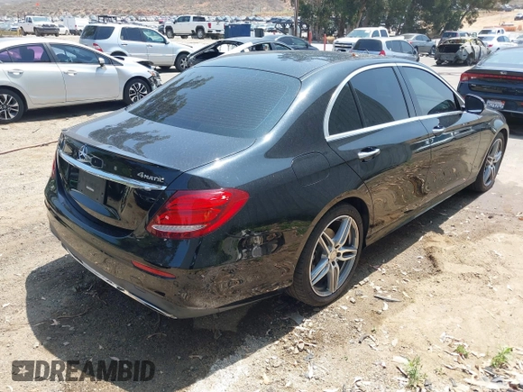 2017 Mercedes-Benz E 300 Luxury z VIN WDDZF4KB7HA217326, wystawiony jako IAAI lot #42444259 z przebiegiem 89 335 mil mil oraz . Historia ofert i sprzedaży dostępna na DreamBid. Obrazek 4.