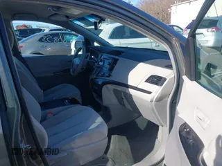 2011 Toyota Sienna LE AAS with VIN 5TDKK3DC0BS052186, listed as a IAAI auction lot 41808553 with 131,321 mi miles. Bid and sale history available at carsss.com. Image 5.