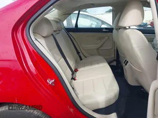 2010 Volkswagen Jetta Limited Edition с VIN 3VWRX7AJ6AM158664, выставлен на аукционе IAAI как лот 42205340 с пробегом 120 002 миль миль и . История ставок и продаж доступна на DreamBid. Изображение 8.