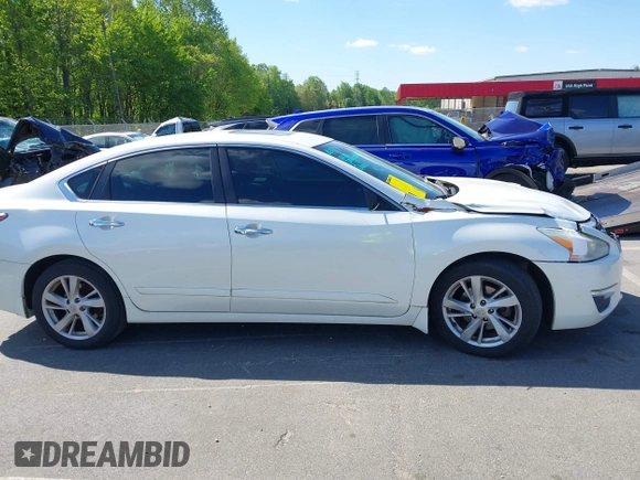 2015 Nissan Altima SV z VIN 1N4AL3AP9FC233381, wystawiony jako IAAI lot #42053865 z przebiegiem 176 593 mil mil oraz . Historia ofert i sprzedaży dostępna na DreamBid. Obrazek 13.