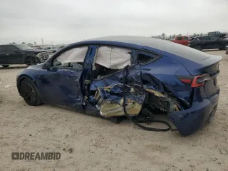 2020 Tesla Model Y Long Range z VIN 5YJYGDEE7LF057909, wystawiony jako Copart lot #50435535 z przebiegiem Nie podano mil oraz Nie do naprawy • Non repairable. Historia ofert i sprzedaży dostępna na DreamBid. Obrazek 2.