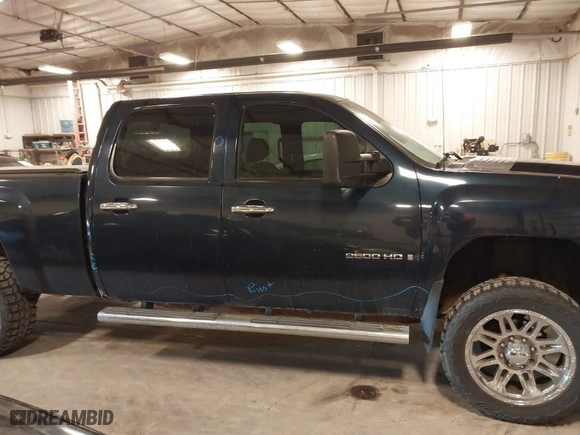 2008 Chevrolet Silverado 2500HD Work Truck with VIN 1GCHK23688F203316, listed as a IAAI auction lot 41539535 with NaN miles. Bid and sale history available at carsss.com. Image 13.