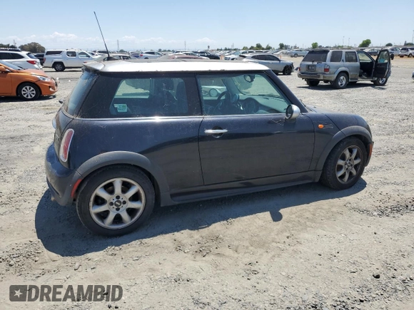 2006 MINI Hardtop with VIN WMWRC33516TK73752, listed as a Copart auction lot 62053245 with 126,836 mi miles and Clean title. Bid and sale history available at DreamBid. Image 3.