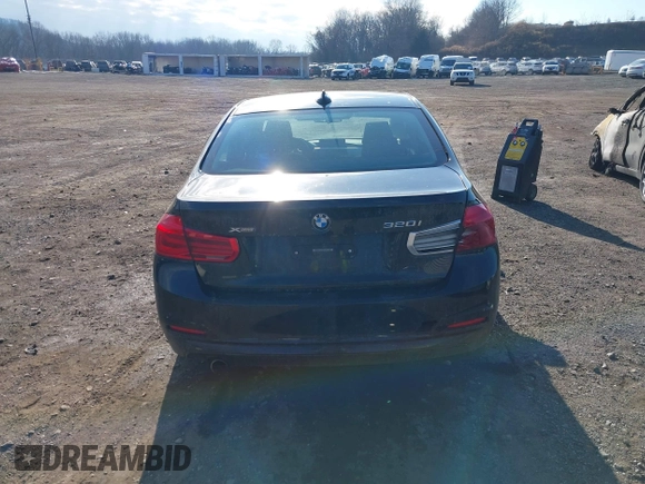 2018 BMW 3 Series 320i xDrive with VIN WBA8E5G57JNU47476, listed as a IAAI auction lot 41319816 with 38,755 mi miles. Bid and sale history available at carsss.com. Image 16.