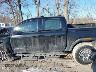 2024 GMC Canyon 4WD AT4X with VIN 1GTP6EEK7R1222174, listed as a IAAI auction lot 41377759 with 2,642 mi miles. Bid and sale history available at carsss.com. Image 14.