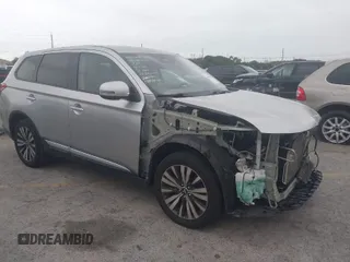 2020 Mitsubishi Outlander SE z VIN JA4AD3A38LZ025290, wystawiony jako IAAI lot #41645284 z przebiegiem 81 044 mil mil oraz . Historia ofert i sprzedaży dostępna na DreamBid. Obrazek 1.