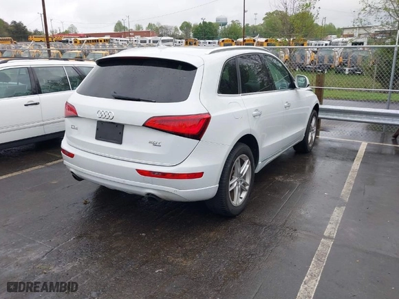 2015 Audi Q5 Premium Plus with VIN WA1LFAFP7FA037663, listed as a IAAI auction lot 41987163 with 139,509 mi miles. Bid and sale history available at carsss.com. Image 4.