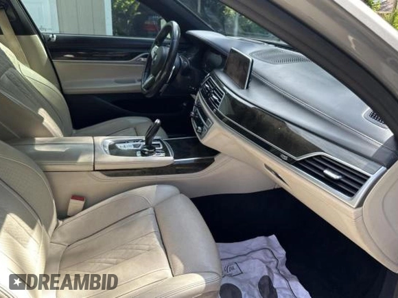 2020 BMW 7 Series 750i xDrive with VIN WBA7U2C05LGJ59633, listed as a Copart auction lot 59625975 with 73,471 mi miles and Clean title. Bid and sale history available at DreamBid. Image 5.