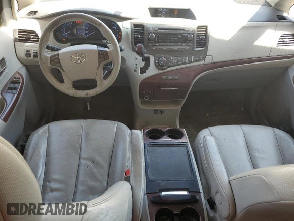 2013 Toyota Sienna XLE с VIN 5TDDK3DC9DS052022, выставлен на аукционе Copart как лот 62444725 с пробегом 241 187 миль миль и Списание • Salvage title. История ставок и продаж доступна на DreamBid. Изображение 8.