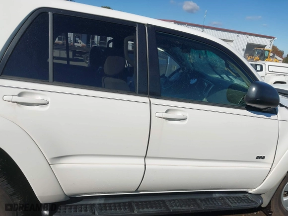 2005 Toyota 4Runner SR5 with VIN JTEZU14R958023503, listed as a IAAI auction lot 40853058 with 107,193 mi miles. Bid and sale history available at carsss.com. Image 13.