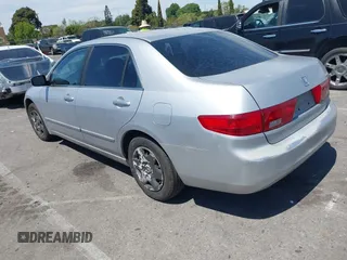 2005 Honda Accord LX z VIN 1HGCM56415A152722, wystawiony jako IAAI lot #42011086 z przebiegiem 217 966 mil mil oraz . Historia ofert i sprzedaży dostępna na DreamBid. Obrazek 3.